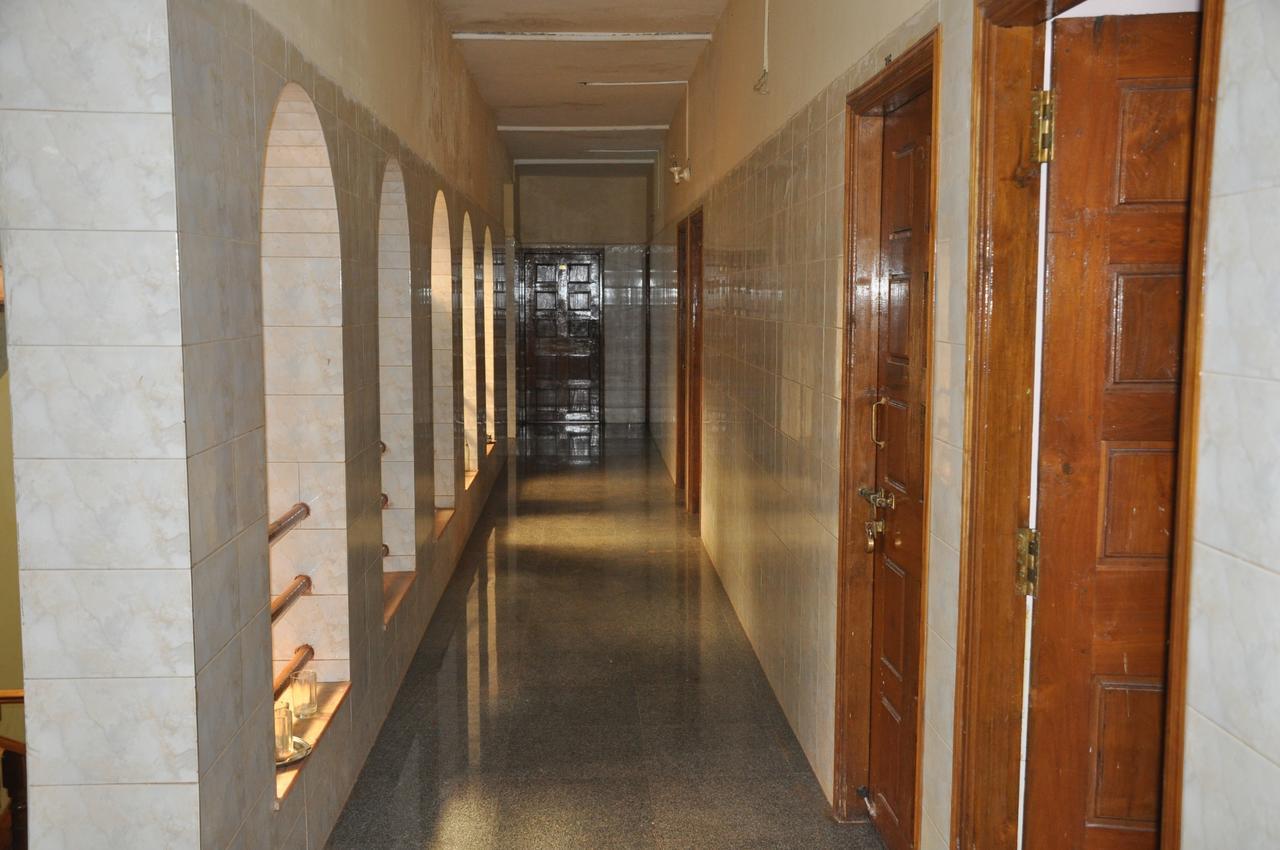 Hotel Gokarna International Екстер'єр фото