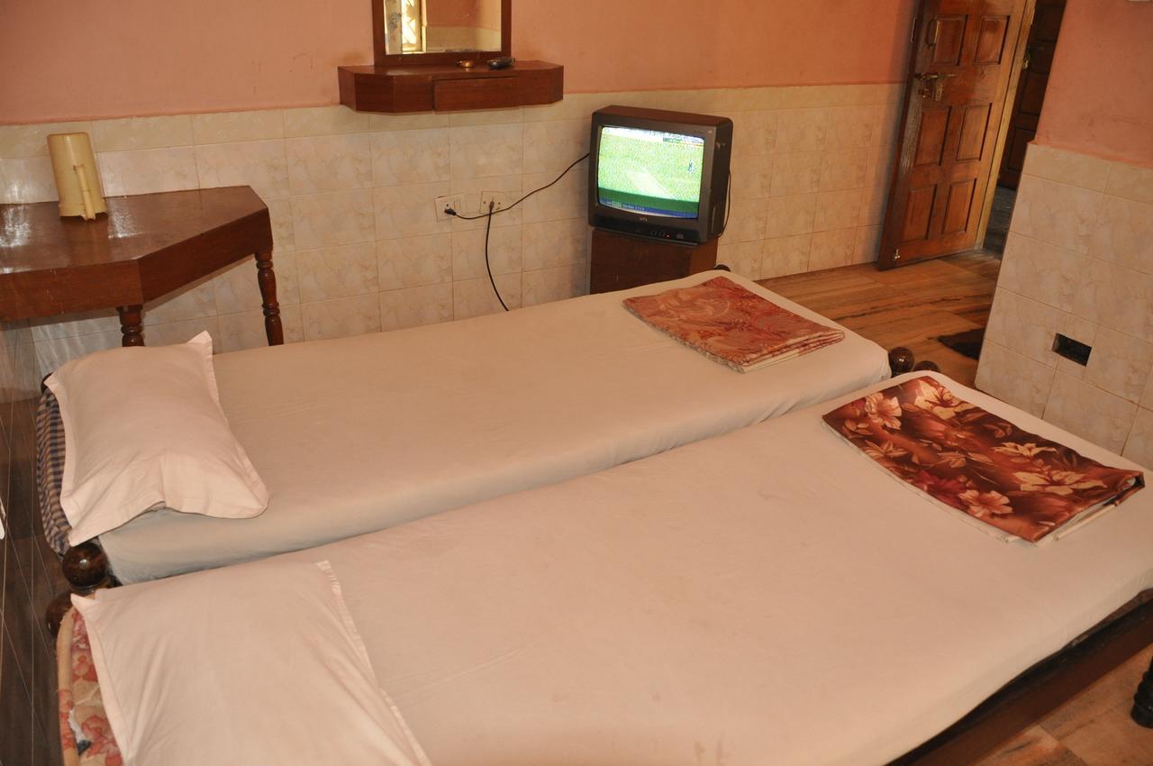 Hotel Gokarna International Екстер'єр фото